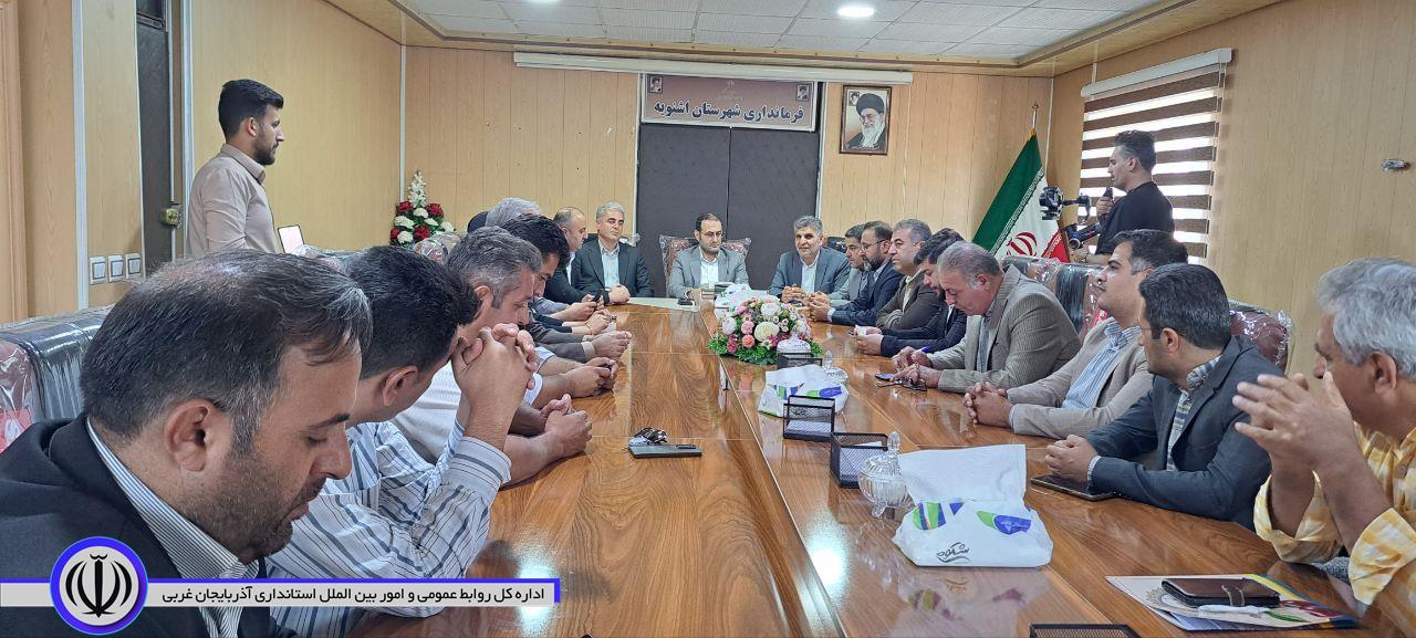 دیدار اعضای شورای اسلامی، شهردار و مسئولان واحدهای شهرداری اشنویه با سرپرست فرمانداری شهرستان