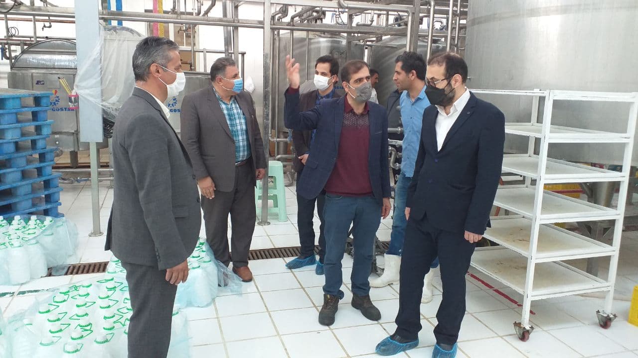 به مناسبت یازدهم اردیبهشت روز کار و کارگر:《 بازدید فرماندار از دو واحد تولیدی در اشنویه》