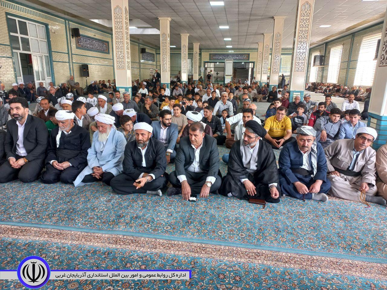 آیین جشن و سرور هفته وحدت در مسجد جامع اشنویه