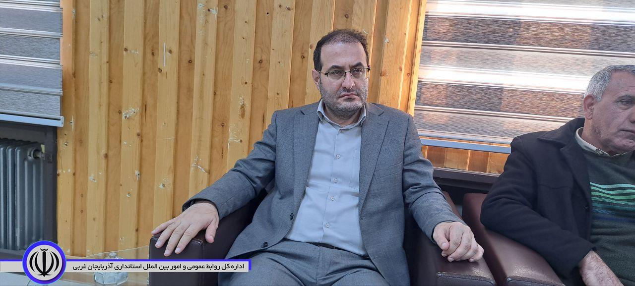 در دیدار عمده فروشان کالاهای اساسی با سرپرست فرمانداری اشنویه مهمترین موضوعات بازار بحث و تبادل نظر شد