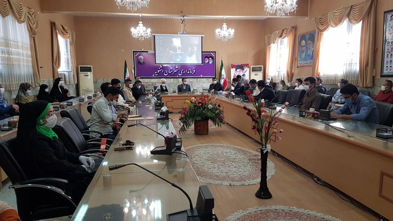 نشست صمیمی با هنرمندان و تجلیل از اصحاب فرهنگ و هنر شهرستان اشنویه با حضور حجت الاسلام والمسلمین ناصر خدایاری مدیر کل فرهنگ و ارشاد اسلامی