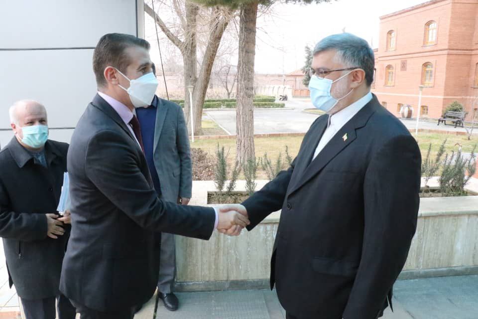 📷 دیدار سفیر جمهوری آذربایجان در ایران با استاندار آذربایجان غربی 🔹علی علیزاده سفیر جمهوری آذربایجان در ایران با محمدصادق معتمدیان استاندار آذربایجان غربی دیدار و گفتگو کرد.