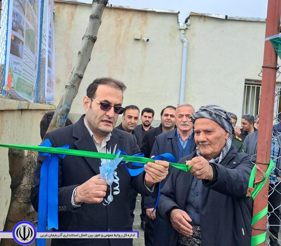 افتتاح دو طرح چمن مصنوعی مدارس شهرستان اشنویه