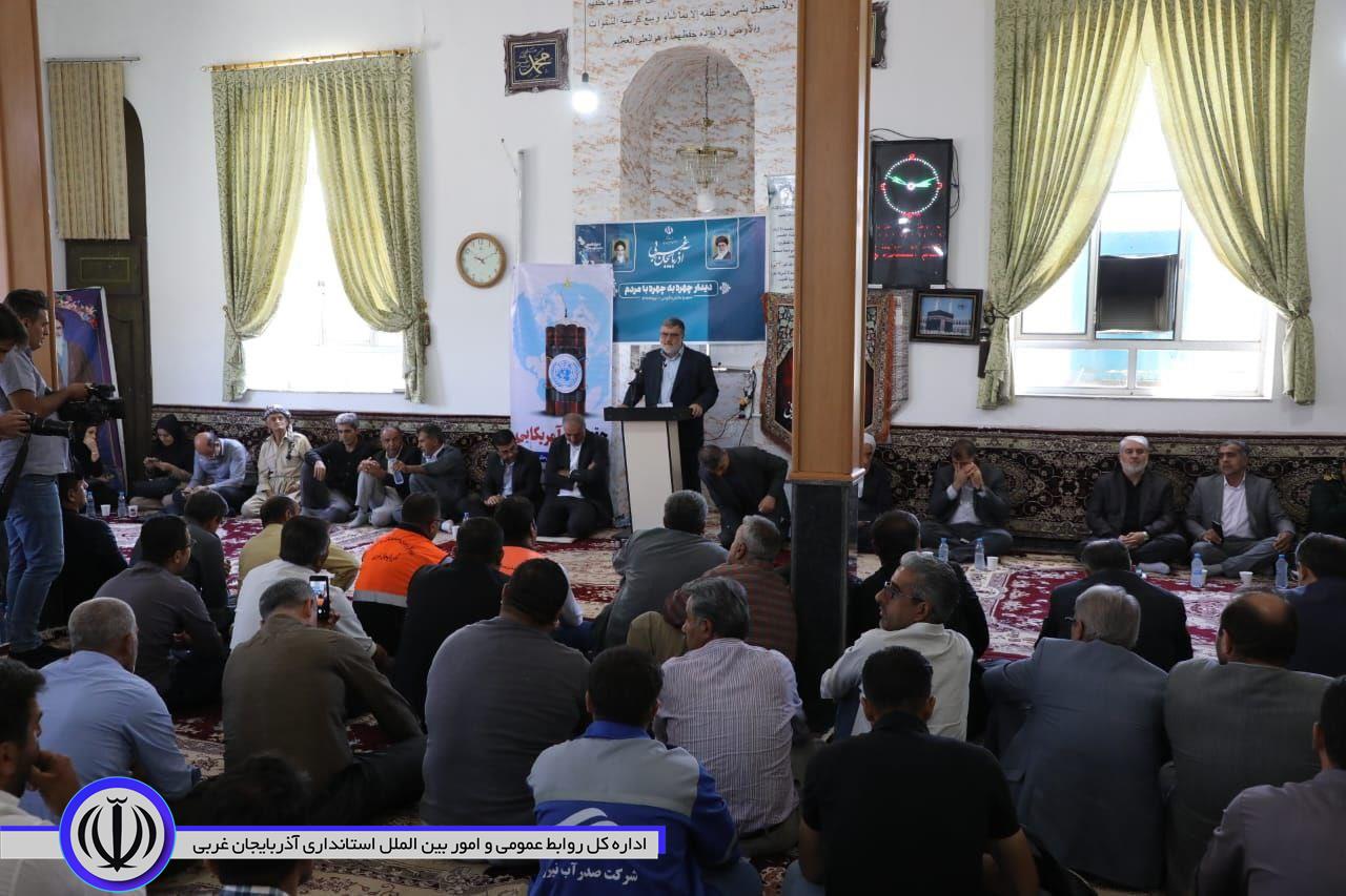 حضور محمدصادق معتمدیان استاندار آذربایجانغربی در جمع مردم شهر نالوس اشنویه