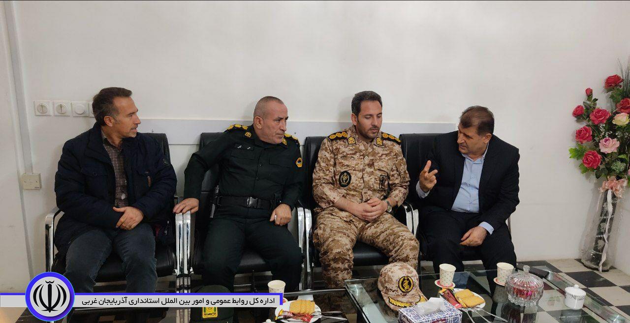 بازدید شبانه فرماندار از اداره گاز اشنویه