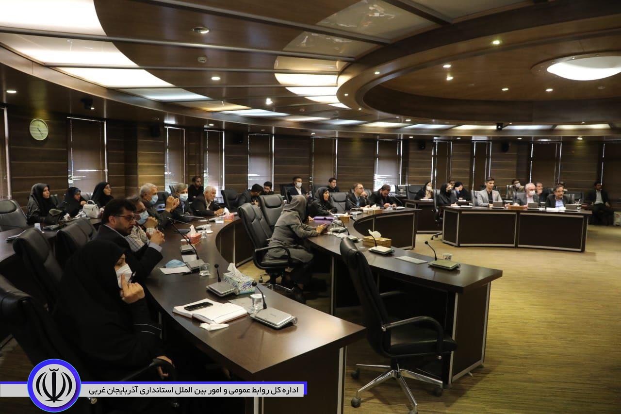 نشست محمدصادق معتمدیان استاندار آذربایجان‌غربی غربی با مدیران سازمانهای مردم نهاد فعال استان