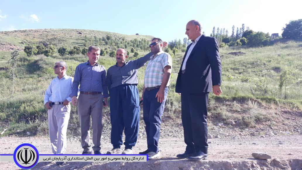 بازدید صنعان اسماعیلی بخشدار مرکزی اشنویه از محل احداث پل عشایری روستای چهل آسیاب