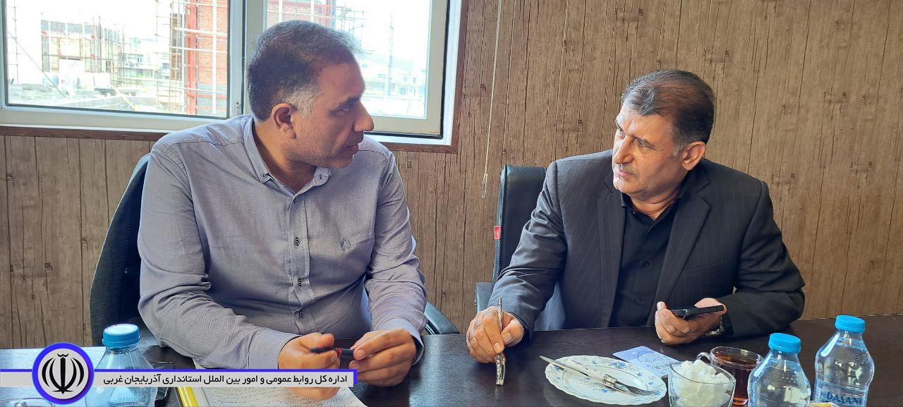 🔹نشست بررسی آخرین وضعیت اجرایی بیمارستان 81 تختخوابی اشنویه به ریاست سید علی ترابی فرماندار شهرستان اشنویه،  دکتر کوثری مجری طرح، مهندسین ، پیمانکاران و سایر عوامل در سالن جلسات بیمارستان برگزار شد.