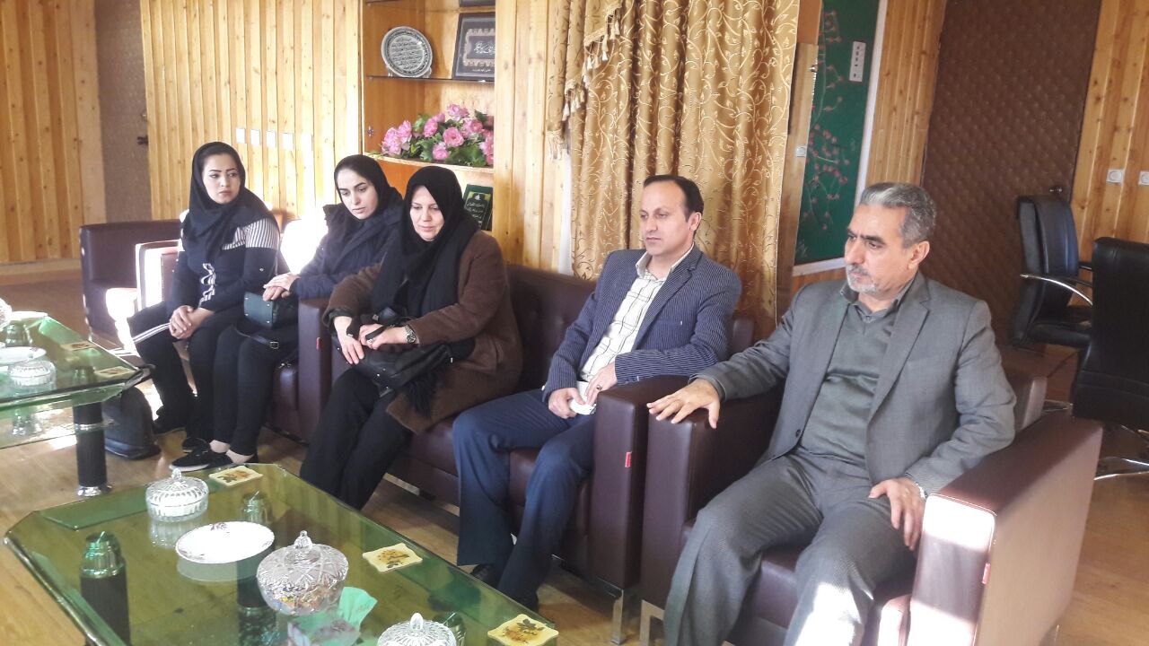 نشست جامعه معلولین اشنویه با فرماندار اشنویه بمناسبت روز جهانی معلولان