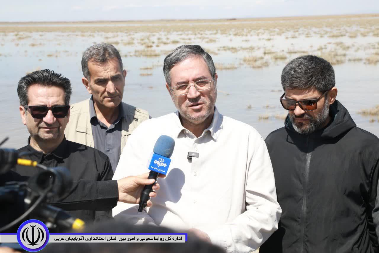 حضور میدانی و بازدید استاندار آذربایجان‌غربی از جریان انتقال آب از رودخانه‌های حوضه آبریز به دریاچه ارومیه