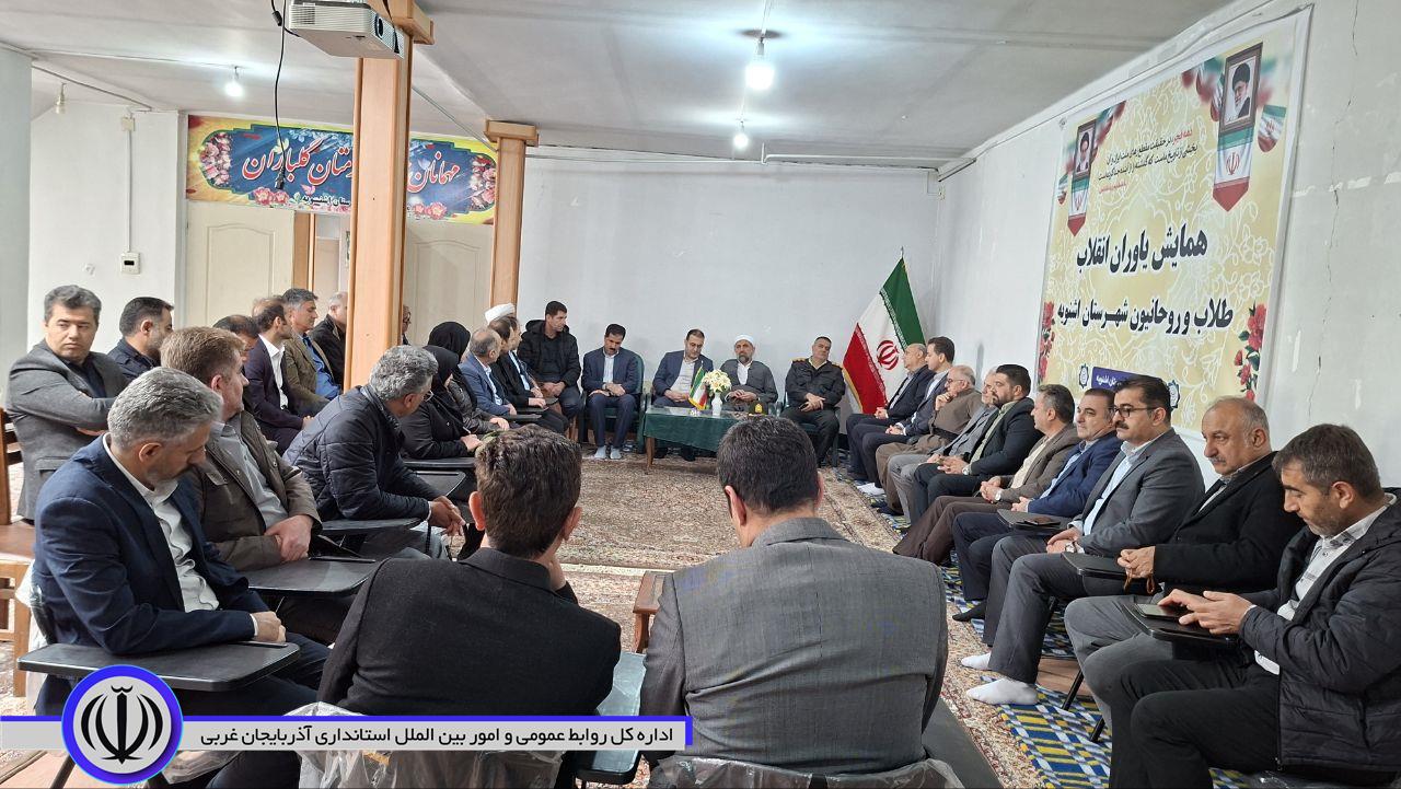 در آغازین روزهای سال جدید   دیدار فرماندار و اعضای شورای اداری با امام جمعه اشنویه