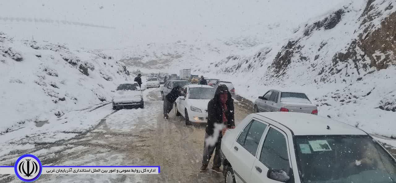 امدادرسانی به 100 نفر از متاثرین برف و کولاک در شهرستان اشنویه
