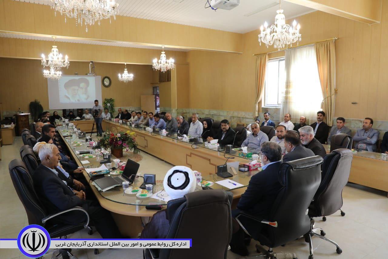 دیدار محمدصادق معتمدیان استاندار آذربایجانغربی با جمعی از اقشار مختلف مردم شهرستان اشنویه