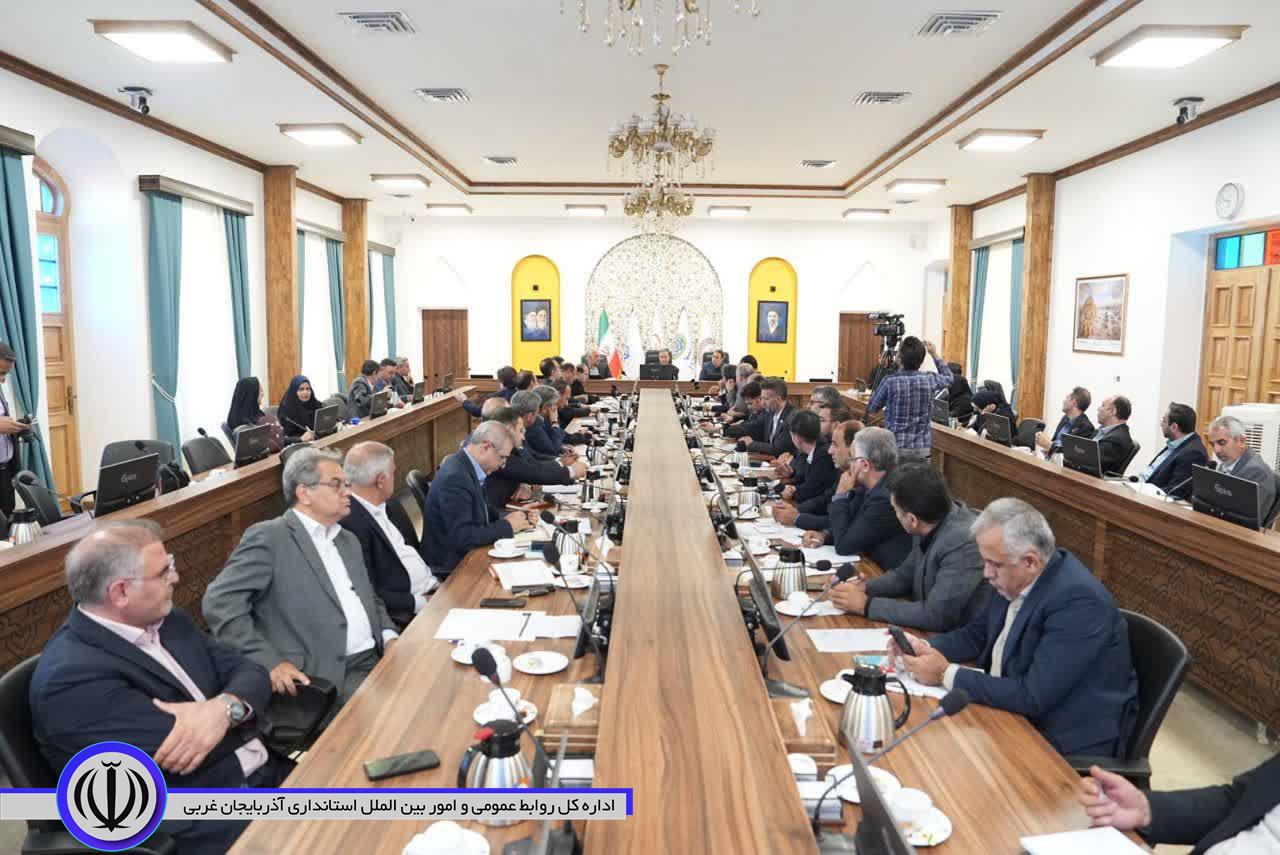 به ریاست استاندار آذربایجانغربی انجام شد؛ برگزاری جلسه هماهنگی تأمین مالی بخش تولید آذربایجانغربی