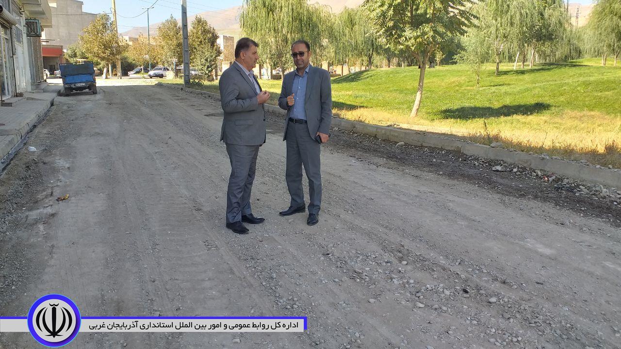 بازدید فرماندار از عملیات زیرسازی معابر شهری اشنویه