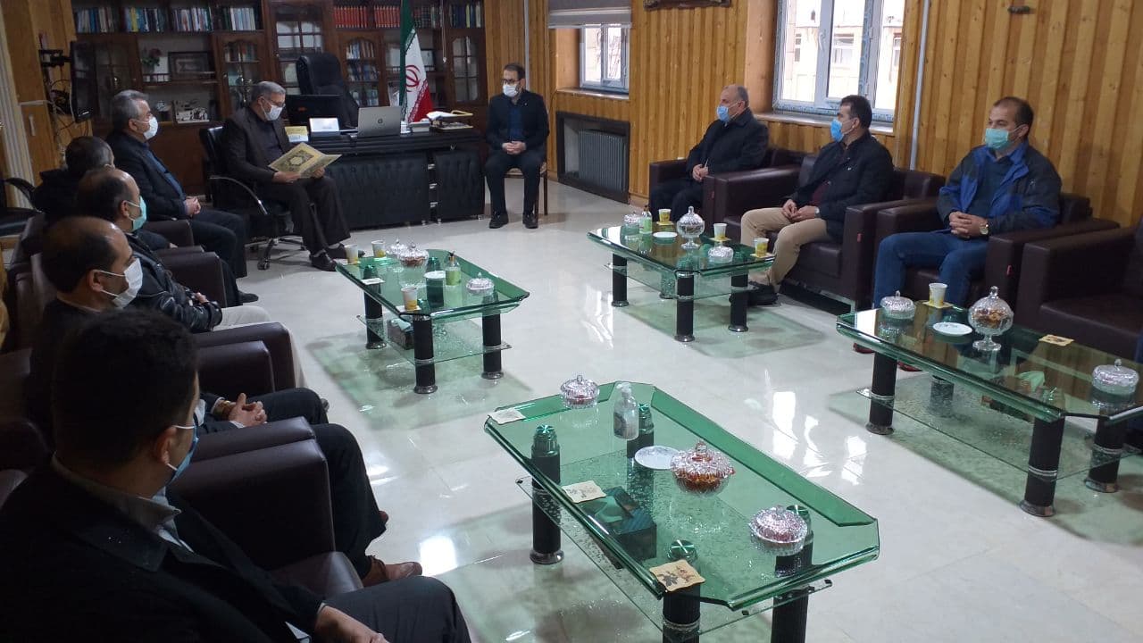 دیدار رئیس و کارکنان اداره کمیته امداد امام خمینی ره شهرستان با "دکتر مام عزیزی" فرماندار اشنویه به مناسبت ۱۴ اسفند