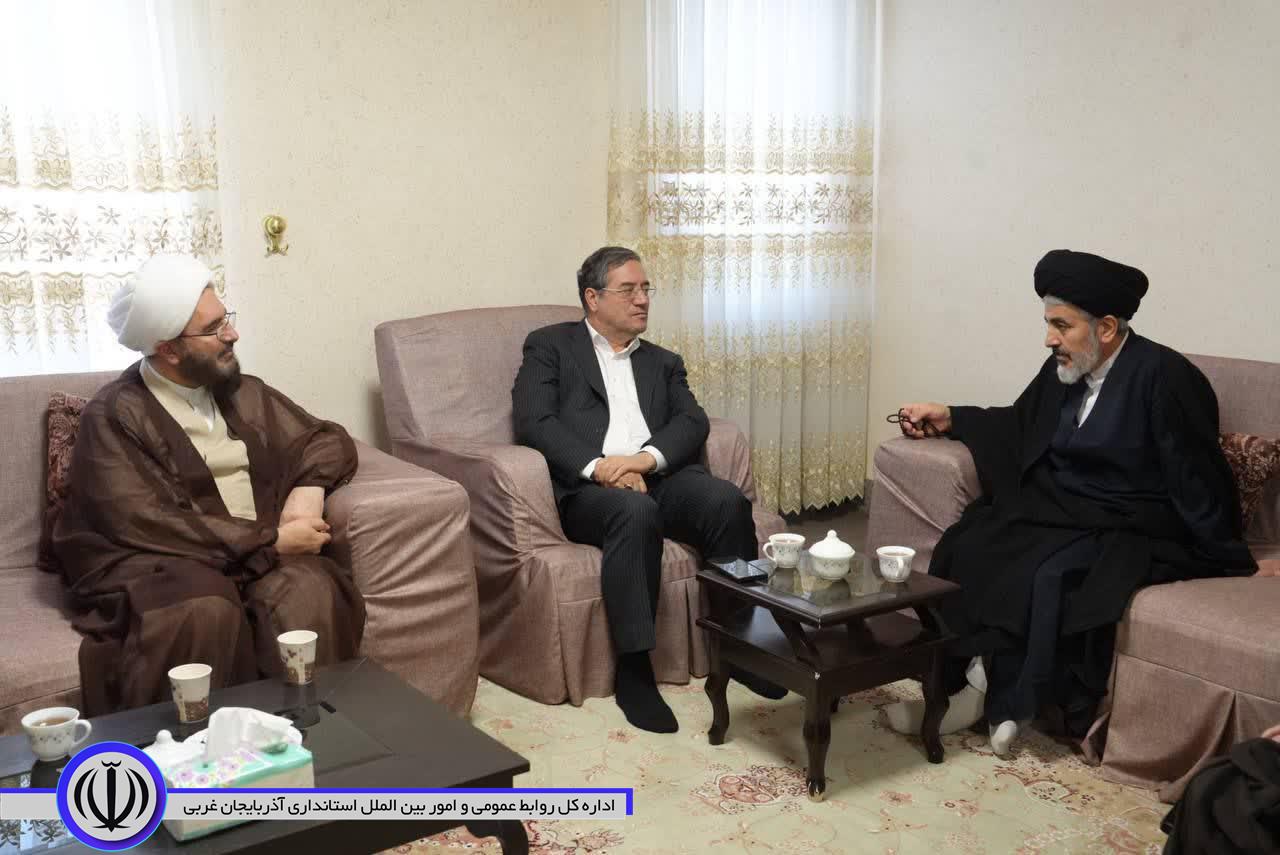 برگزاری نشست مشترک رئیس شورای سیاست‌گذاری ائمه جمعه کشور، نماینده ولی فقیه در استان و استاندار آذربایجان‌غربی