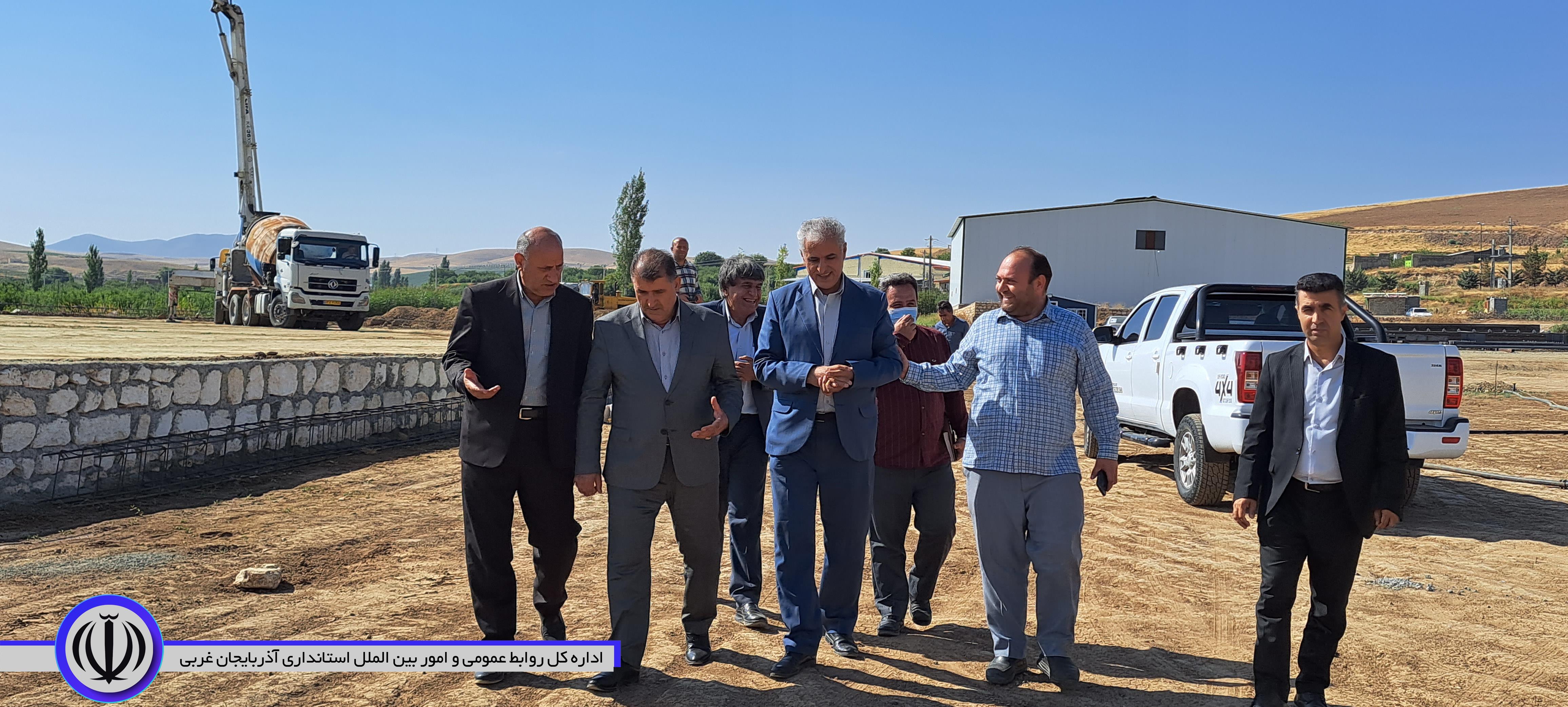 بازدید فرماندار شهرستان اشنویه از روند احداث کارخانه کنسانتره و پوره میوه