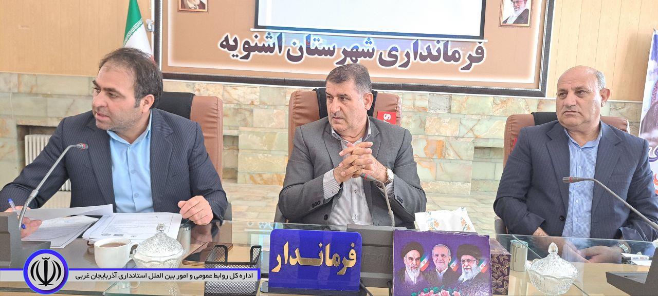 فرماندار اشنویه گفت، مصوبات شورای ترافیک شهرستان لازم الاجراست و شهرداران و اعضای شورای ترافیک باید این مصوبات را در موعد مقرر اجرا کنند