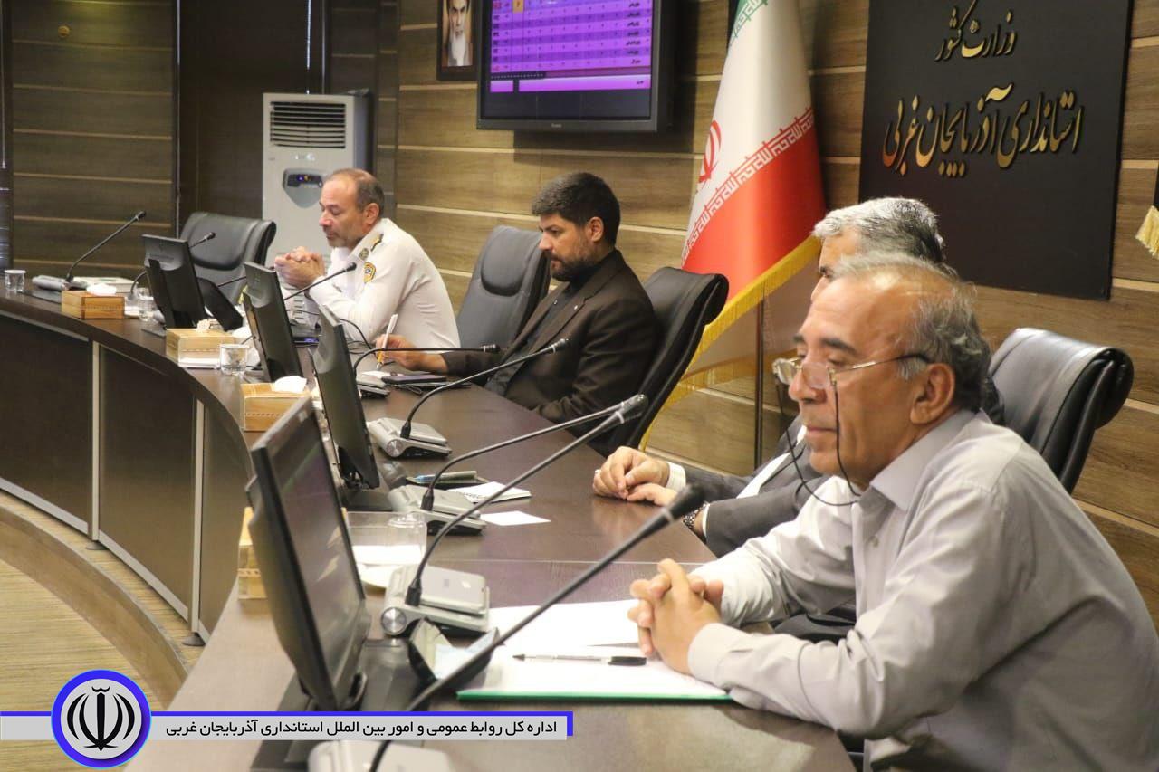 معاون هماهنگی و امور عمرانی استاندار آذربایجان غربی: مدیران مکلف به اجرای مصوبات شورای ترافیک هستند / ترافیک بازگشایی مدارس و دانشگاهها در فصل پاییز ساماندهی شود
