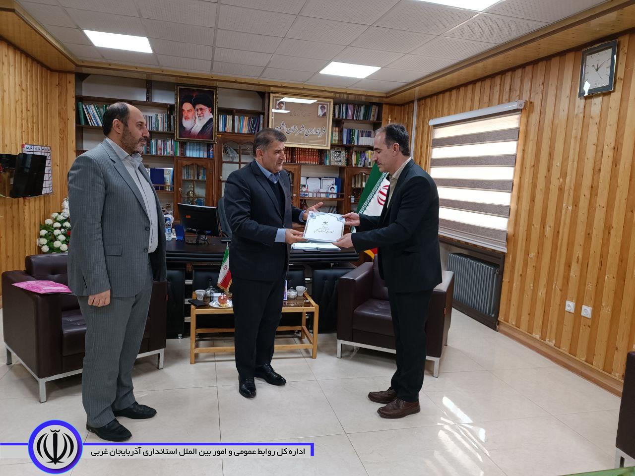 تجلیل فرماندار شهرستان از رئیس شبکه دامپزشکی اشنویه