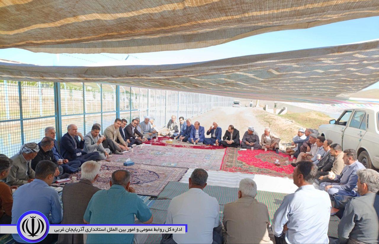 نشست بررسی مشکلات روستای صوفیان با حضور فرماندار اشنویه