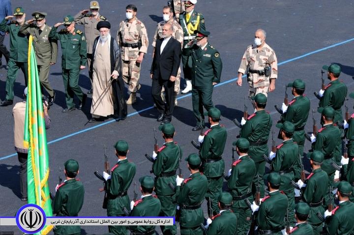 مراسم مشترک دانش‌آموختگی دانشجویان دانشگاه‌های افسری نیروهای مسلح با حضور فرمانده کل قوا