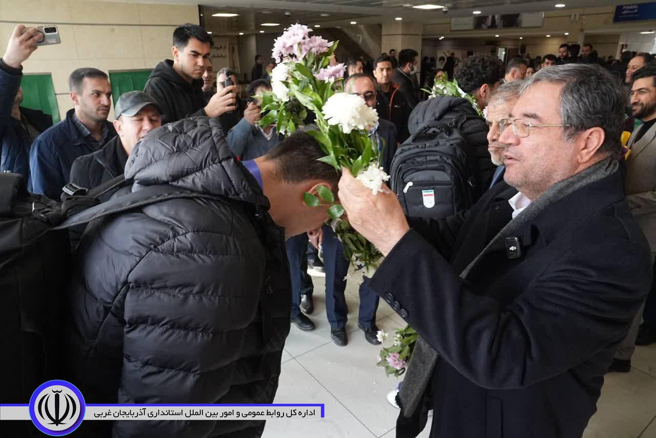 استقبال استاندار آذربایجانغربی از قهرمانان والیبال دانشآموزی ایران