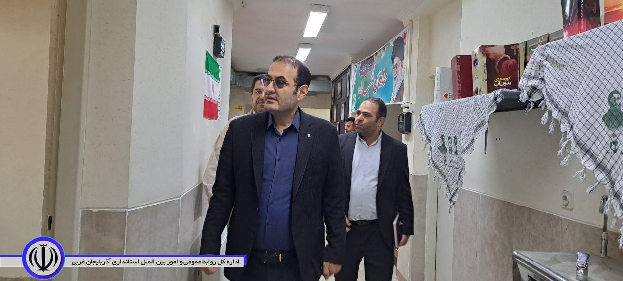 بازدید صبحگاهی وسرزده سرپرست فرمانداری اشنویه از مجتمع ادارات