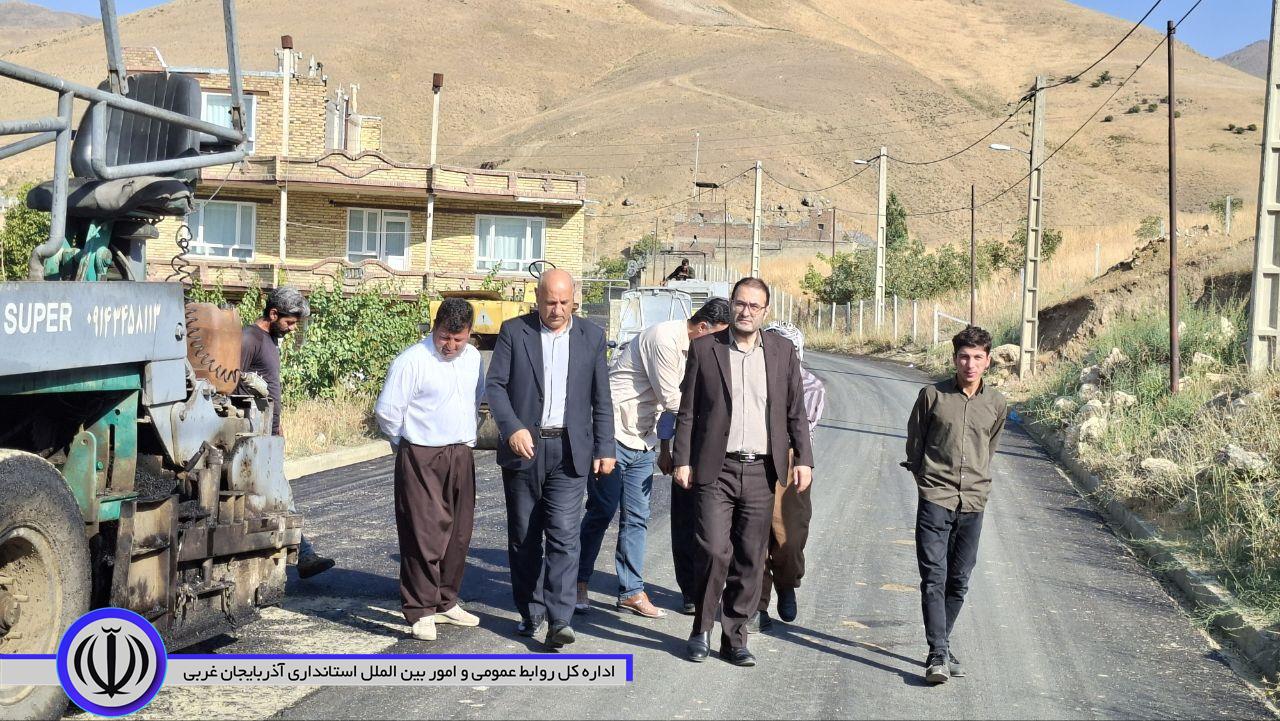 تداوم نهضت آسفالت معابر روستایی در اشنویه با پیگیری های فرماندار شهرستان اشنویه