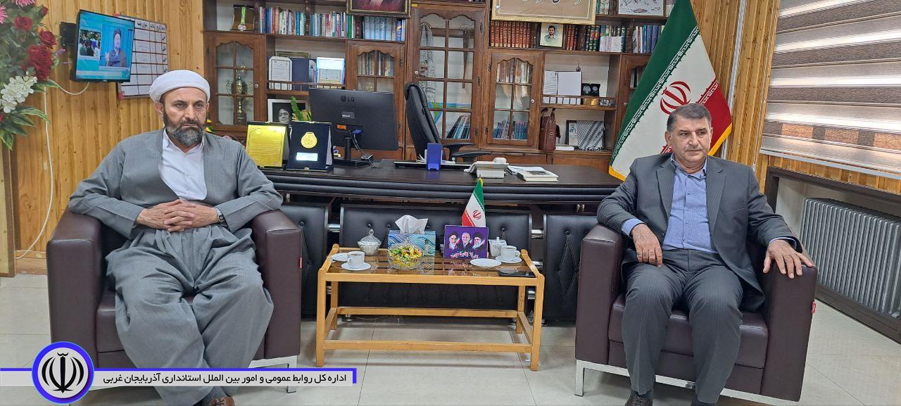 نشست امام جمعه و هیات امنای مسجد جامع اشنویه با سید علی ترابی فرماندار شهرستان اشنویه