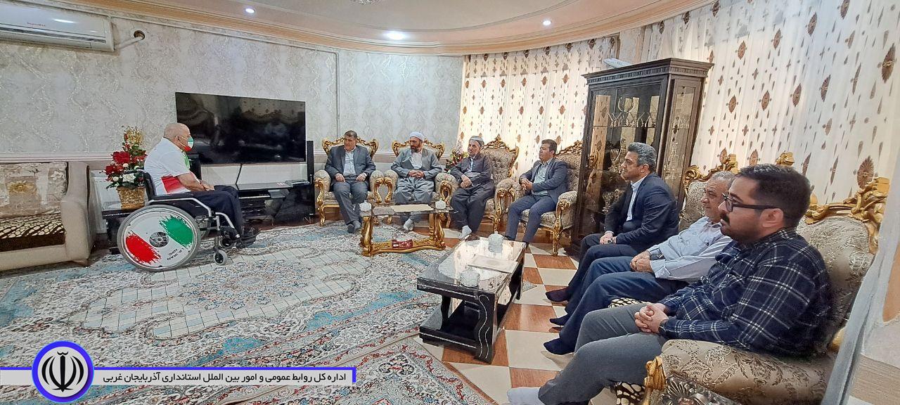 🔹دیدار و تجلیل سید علی ترابی فرماندار شهرستان اشنویه،  امام جمعه،  مسئول مرکز اسلامی و روسای ادارات بهزیستی و ورزش و جوانان از تنیسور و جانباز قهرمان حاج حسن جانفشان بمناسبت روز ملی پارالمپیک  @farma