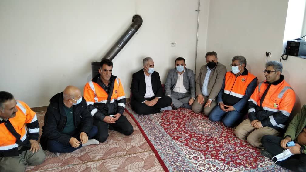 بازدید معاون برنامه ریزی و امور عمرانی فرمانداری از اکیپ های راهداری و اورژانس 115