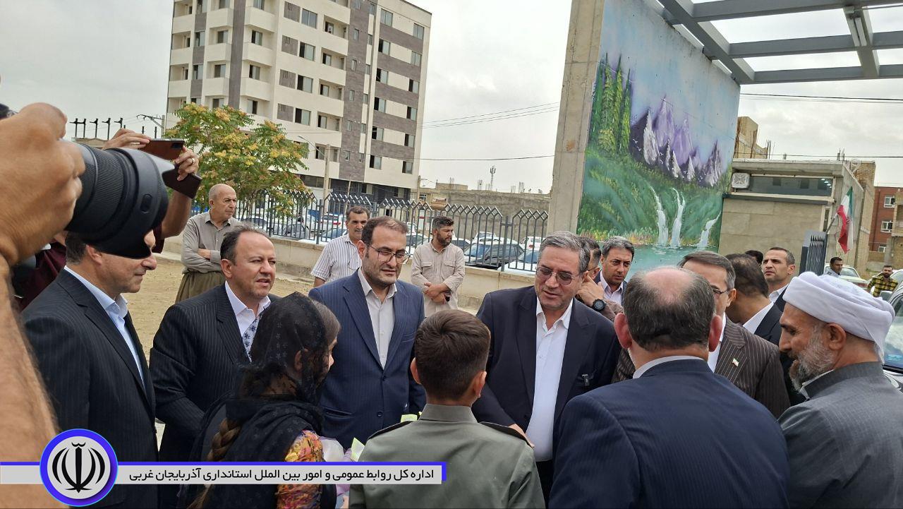 🔹استقبال مردم و مسئولان شهرستان اشنویه از معاون رئیس‌جمهور و رییس سازمان امور اداری و استخدامی کشور و مقام عالی استان در بیمارستان ابن‌سینا