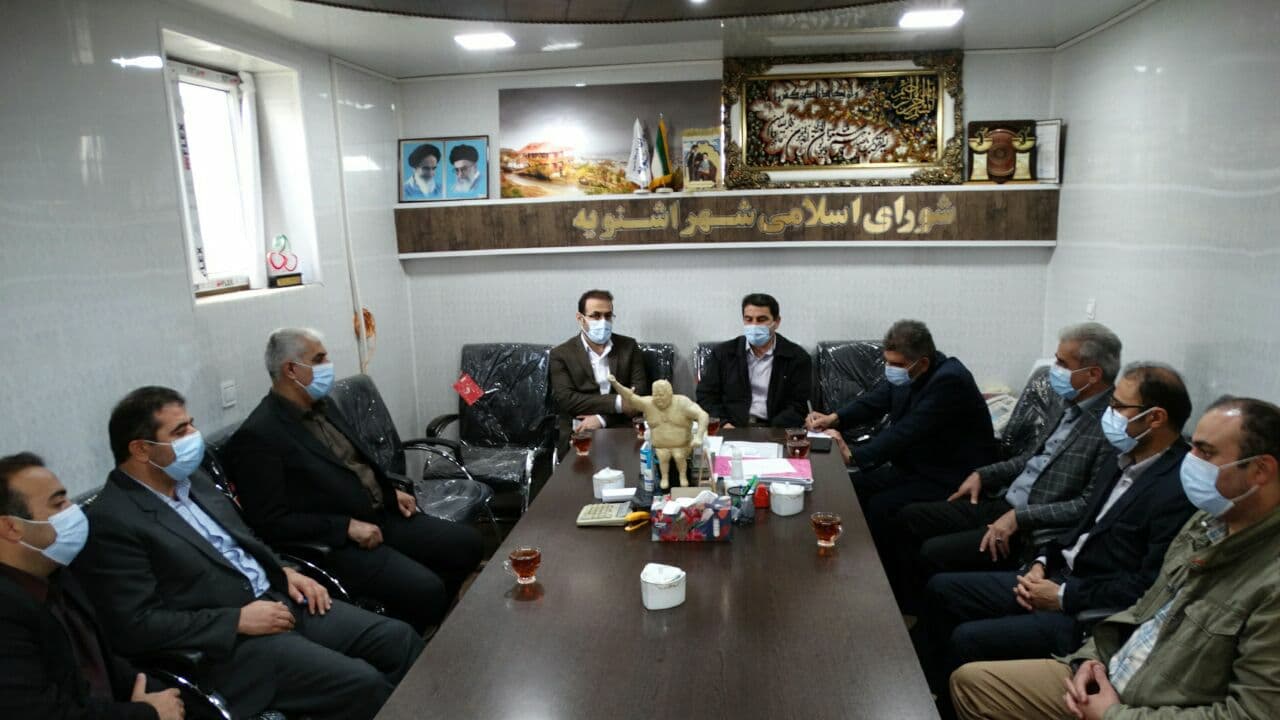 نشست فرماندار با اعضای شورای اسلامی شهر و شهردار اشنویه