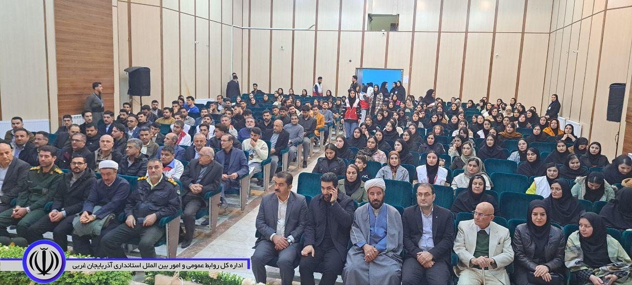 سرپرست فرمانداری اشنویه گفت: 16 آذر نماد بارز استکبار ستیزی و یادآور شکوه اندیشه دانشجو و اهمیت دانشگاه به‌عنوان مبداء تحولات است