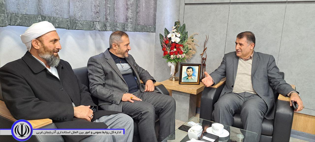 دیدار سید علی ترابی فرماندار شهرستان اشنویه بهمراه حاج ماموستا رسولی امام جمعه اشنویه با مدیر کل راه و شهرسازی استان آذربایجانغربی