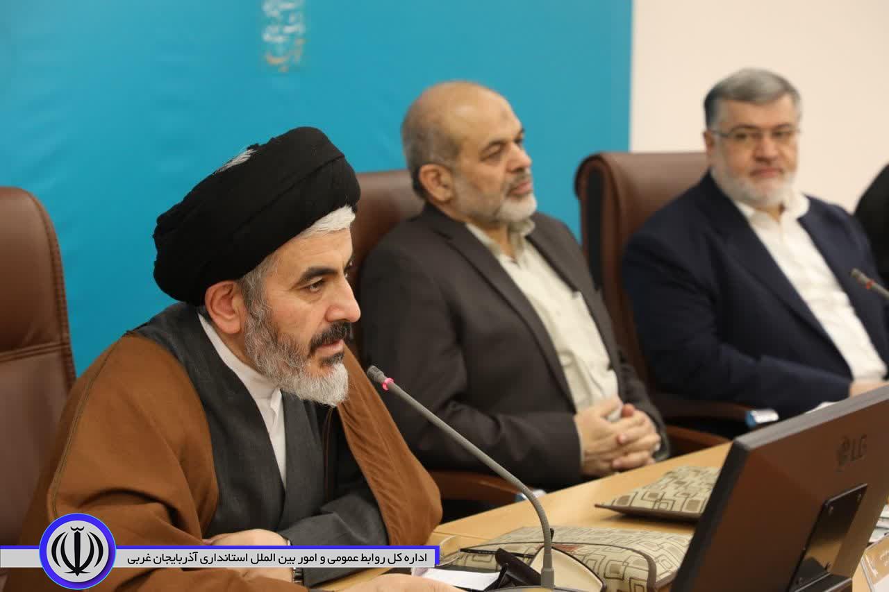 همراهی چهره های مطرح استان در سطح ملی برای توسعه آذربایجان غربی مصداق عمل صالح است