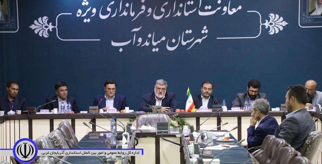 استاندار آذربایجان غربی: از زیرساخت‌های راه آهن آذربایجان غربی استفاده حداکثری و اقتصادی می شود / حمل بار ریلی 40 درصد ارزان تر از حمل بار جاده‌ای است