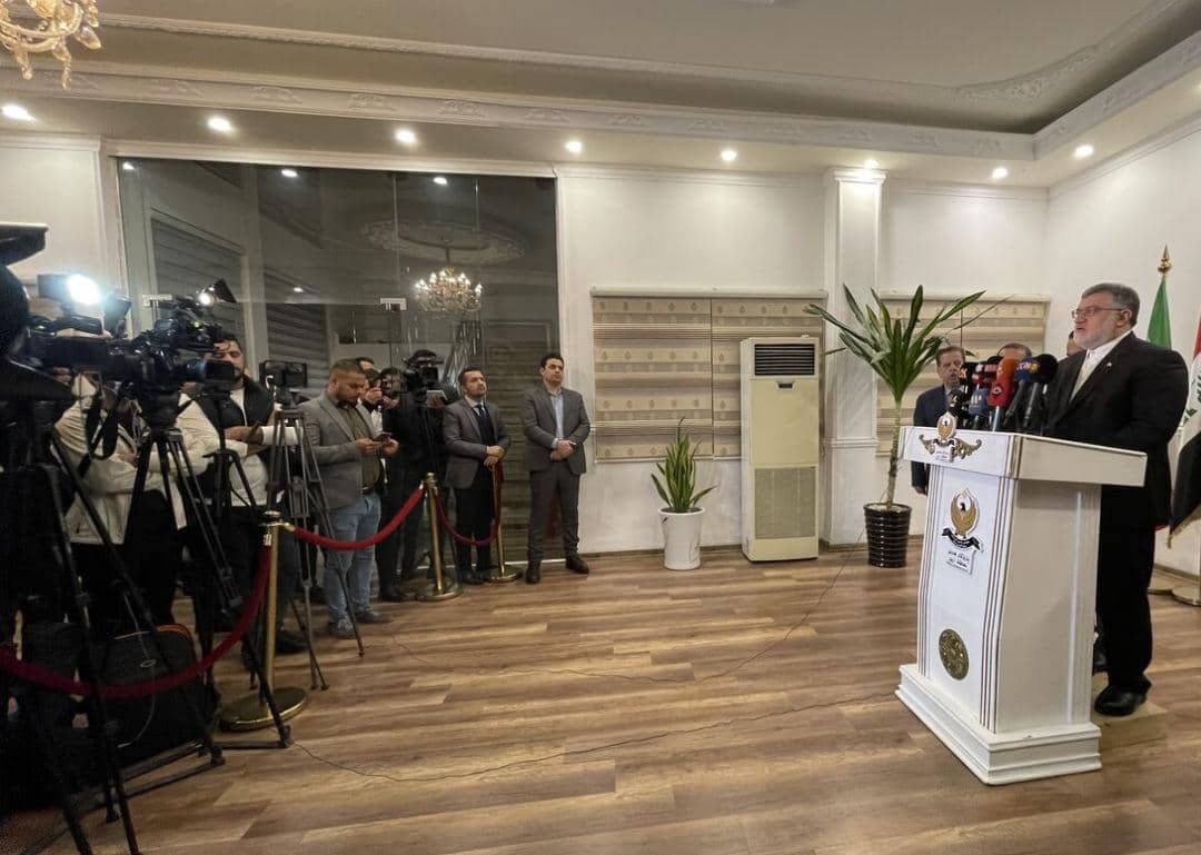 استاندار آذربایجان غربی: ایران آماده تامین گاز شمال عراق است / عزم جدی برای توسعه روابط با کشورهای همسایه داریم / زمینه گردشگری سلامت برای حضور مردم اقلیم کردستان در آذربایجان غربی فراهم است