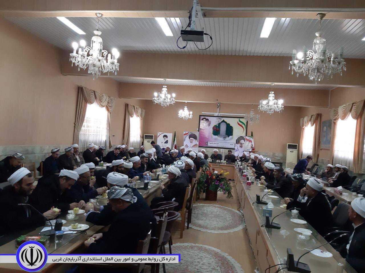 برگزاری همایش روحانیون در اشنویه
