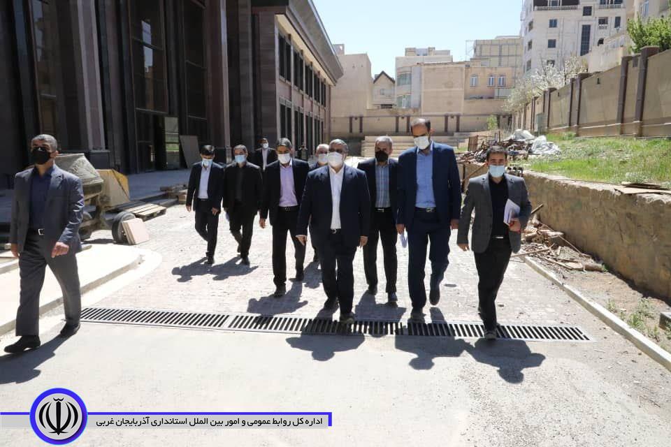 بازدید استاندار از روند تجهیز تالار مرکزی ارومیه