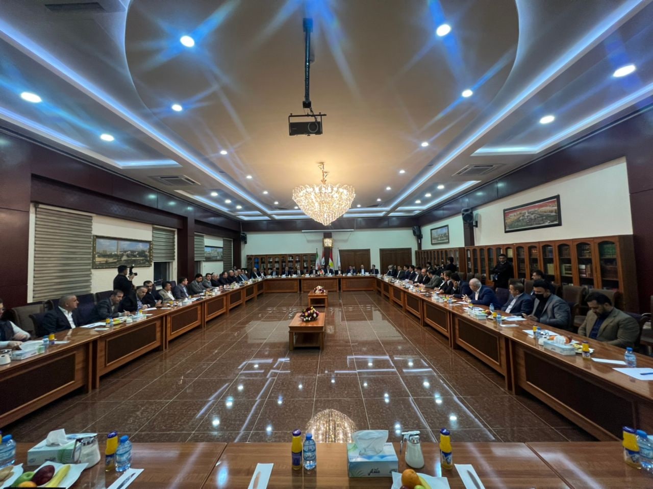 نشست صمیمی تجار، بازرگانان و فعالین اقتصادی اقلیم کردستان عراق با محمدصادق معتمدیان استاندار آذربایجان غربی/