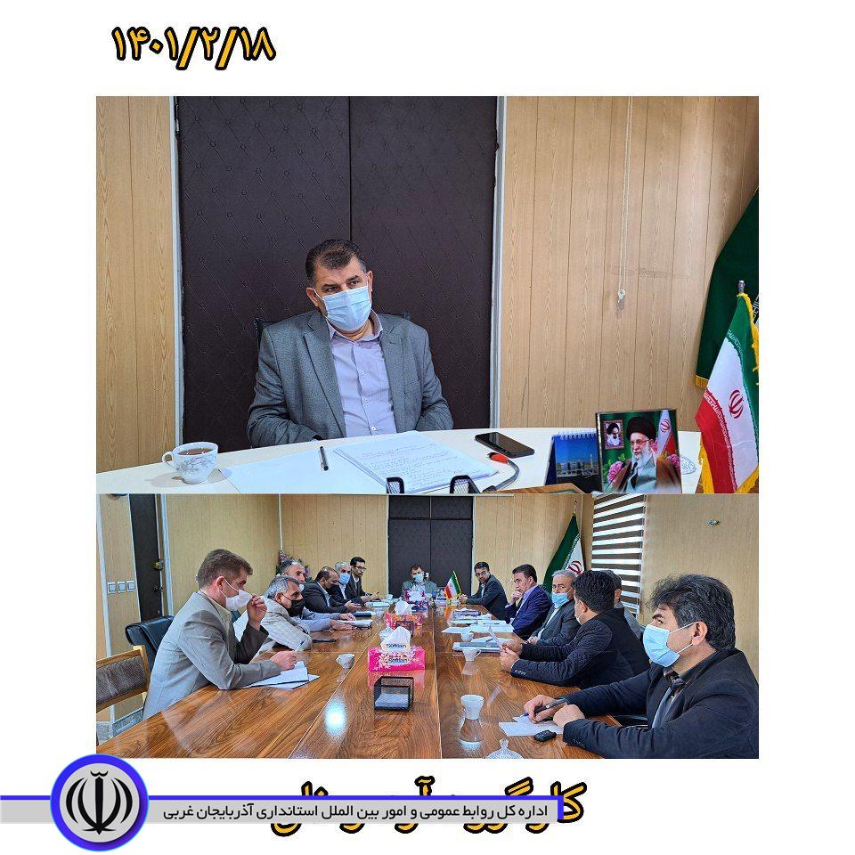 جلسه کارگروه گندم و آرد و نان به ریاست فرماندار شهرستان فرماندار اشنویه، نانواییها حق افزایش قیمت نان را ندارند. کمبود آرد و نان نداریم. با تخلفات و کم کاری ها بر خورد خواهد شد. مردم از این بابت هیچ