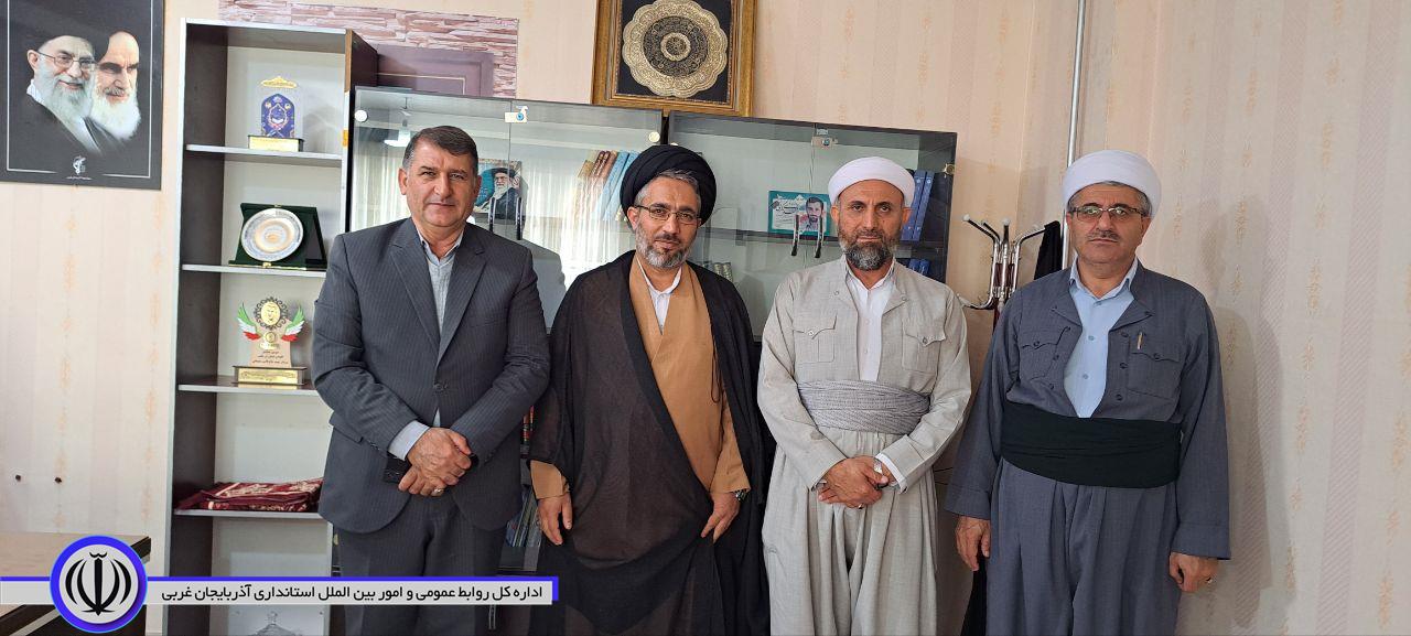 🔹دیدار سید علی ترابی فرماندار شهرستان اشنویه بهمراه امامان جمعه شهرستان اشنویه و شهر نالوس با حجت الاسلام موسوی مدیر مرکز اسلامی استان آذربایجان‌غربی