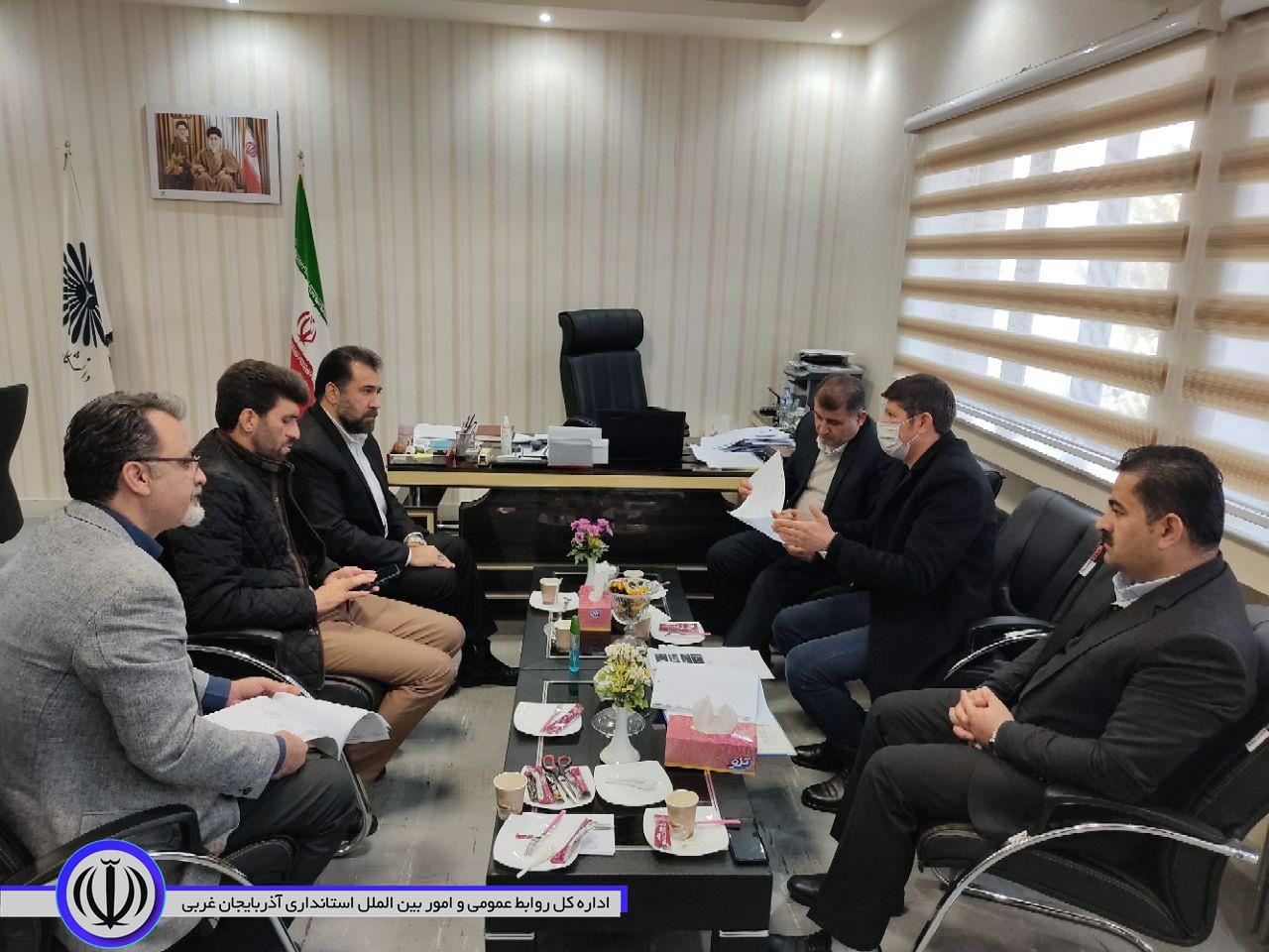 جلسه تعیین تکلیف ساختمان دانشگاه پیام نور با حضور فرماندار اشنویه و رئیس دانشگاه پیام نور استان