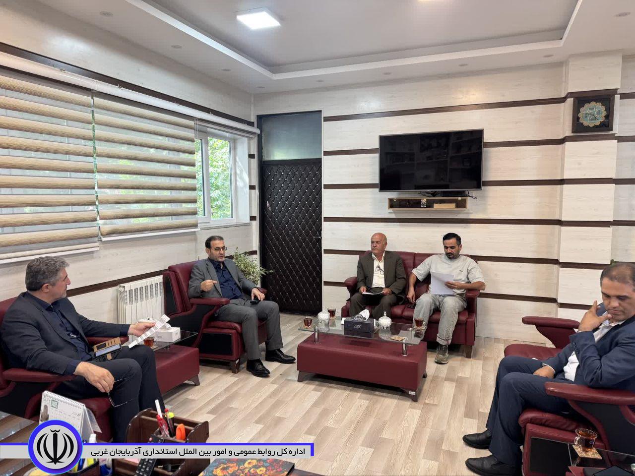 دیدار فرماندار شهرستان اشنویه با مدیرکل نوسازی و تجهیز مدارس استان