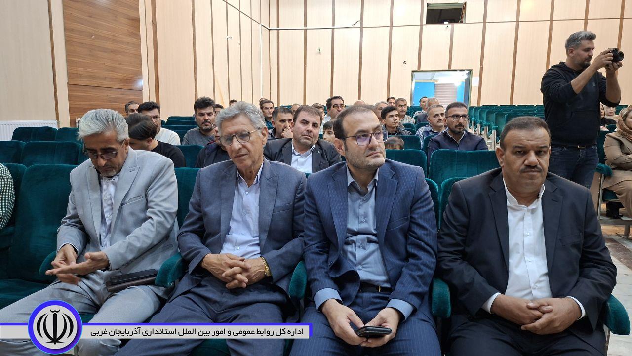 🔹 فرماندار اشنویه در جمع هنرمندان؛ تأکید بر تقویت جایگاه هنر و پیگیری مشکلات انجمنهای فرهنگی و هنری