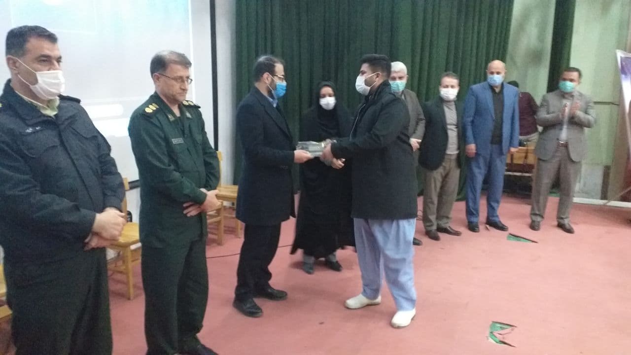 مراسم تجلیل از برترین های کنکور ۹۹ شهرستان اشنویه