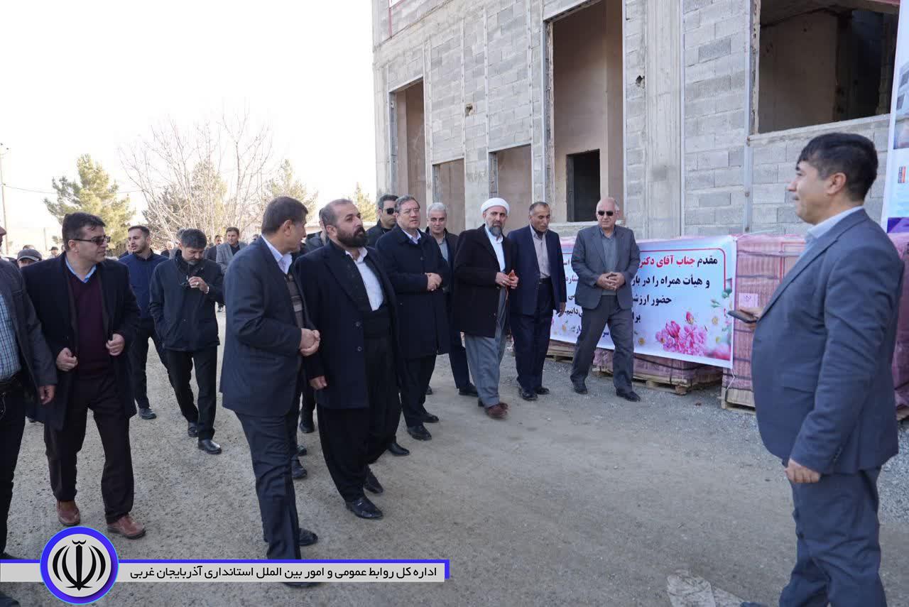 بازدید استاندار آذربایجان‌غربی از پروژه هتل سه‌ستاره کارین اشنویه